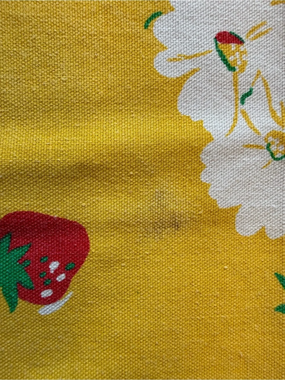 Set of 4 Yellow Strawberry & Flower napkins